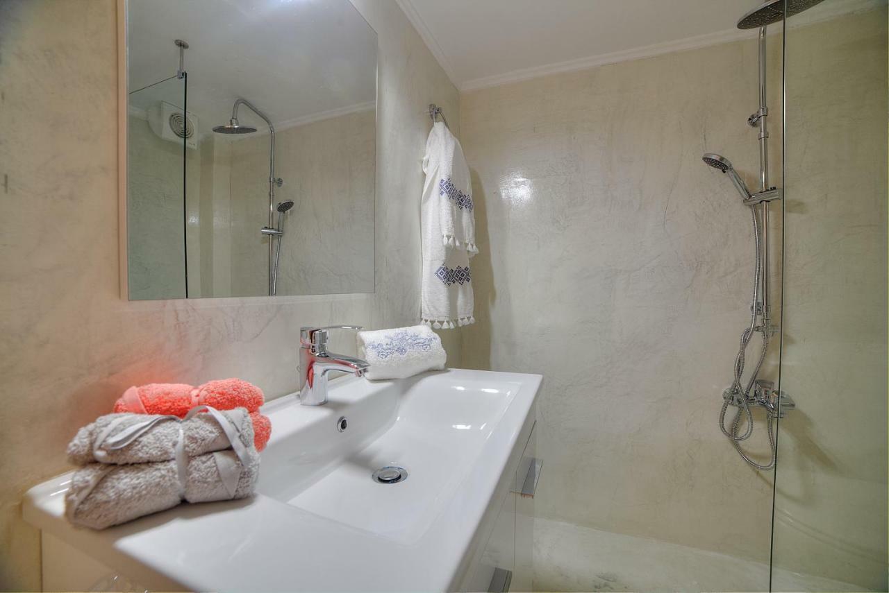 Unique Apartment In Glyfada Center Atenas Exterior foto